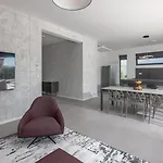New! Luxury Valmera - 50 M2 Heated Pool Villa Juršići