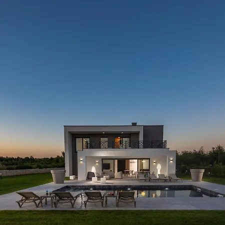 Villa New! Luxury Valmera - 50 M2 Heated Pool *