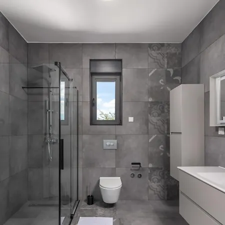 New! Luxury Valmera - 50 M2 Heated Pool Juršići