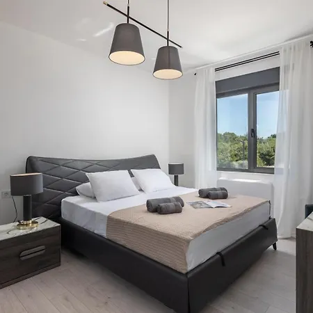 New! Luxury Valmera - 50 M2 Heated Pool Villa