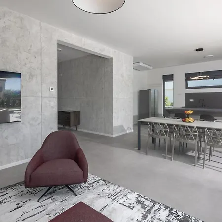New! Luxury Valmera - 50 M2 Heated Pool Villa Juršići