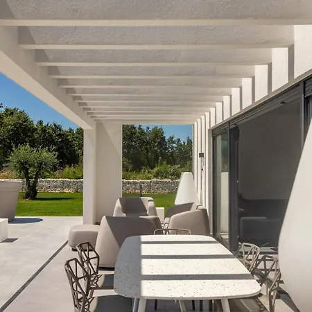 New! Luxury Valmera - 50 M2 Heated Pool *