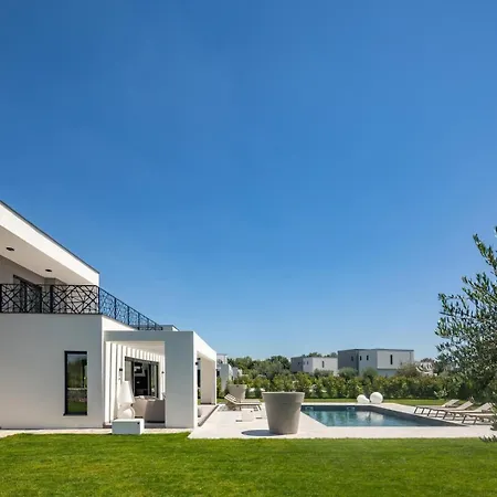 New! Luxury Valmera - 50 M2 Heated Pool Villa
